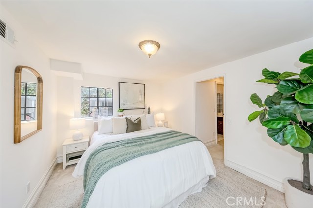 516 Orange Grove Avenue, South Pasadena CA: https://media.crmls.org/medias/be927cc8-9a87-4e7d-829e-ea5f5bbe4c56.jpg