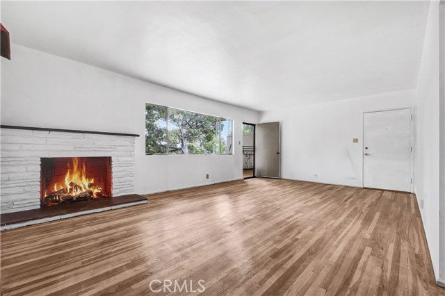 305 Raymondale Drive, South Pasadena CA: https://media.crmls.org/medias/be92a8c5-512c-4fd5-9266-1e05b832b89d.jpg