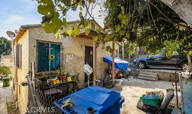 5102 Ithaca Avenue, Los Angeles CA: https://media.crmls.org/medias/be92f7bd-1769-4fc0-97c5-251d9eeac322.jpg