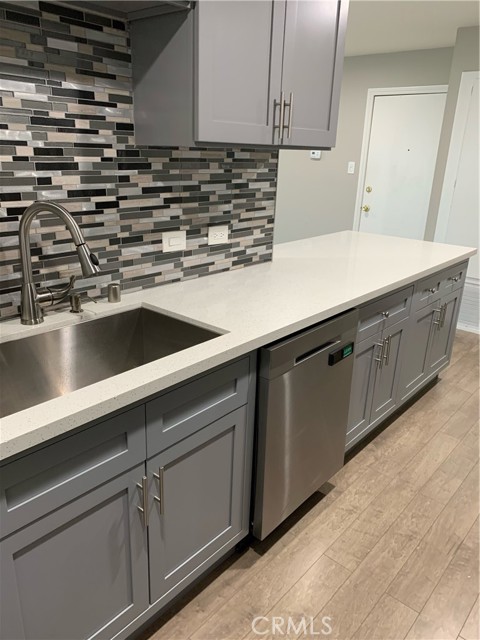 Detail Gallery Image 8 of 19 For 400 N Acacia Ave #C23,  Fullerton,  CA 92831 - 1 Beds | 1 Baths