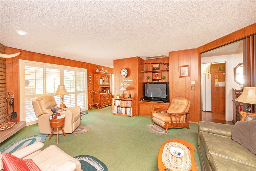 https://media.crmls.org/medias/be93c49a-2653-46e2-8982-331005128191.jpg?preset=X-Large