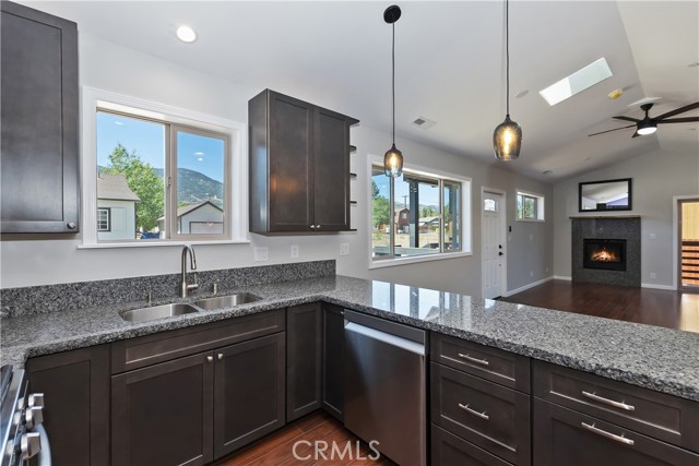2217 Juniper Lane, Big Bear City CA: https://media.crmls.org/medias/be93e9a5-d571-43de-b477-8436e60ec253.jpg