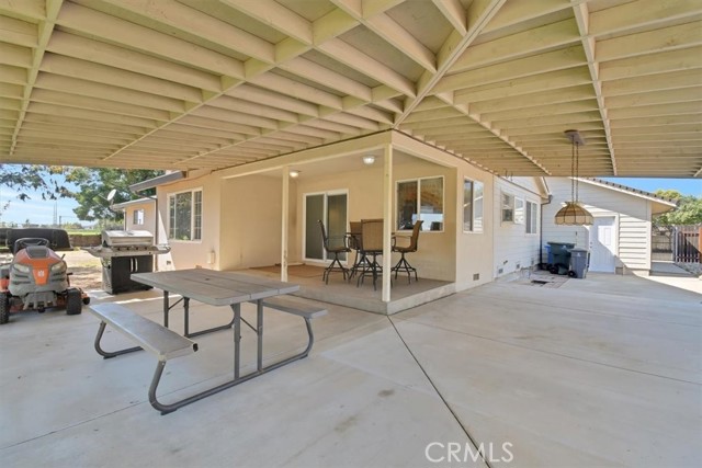 2124 Erle Road, Marysville CA: https://media.crmls.org/medias/be945d9e-fe27-4b3b-a629-9d1be5c61ebf.jpg