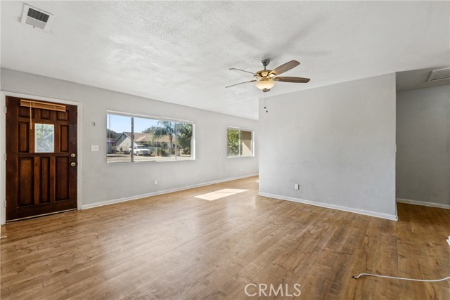 Detail Gallery Image 7 of 34 For 40602 Shellie Ln, Hemet,  CA 92544 - 4 Beds | 2 Baths
