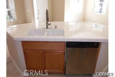 Detail Gallery Image 6 of 12 For 3320 Shadetree Way, Camarillo,  CA 93012 - 4 Beds | 2/1 Baths