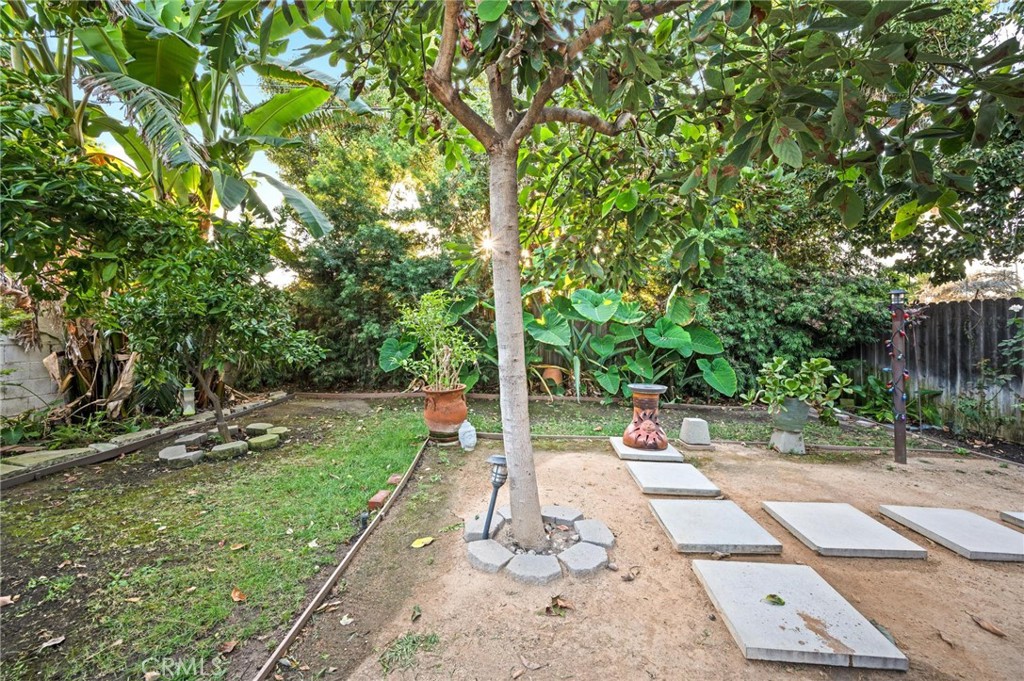 https://media.crmls.org/medias/be9713a2-b590-44e2-8747-179ac17328e8.jpg?preset=X-Large