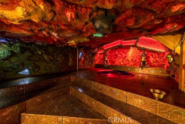 Detail Gallery Image 20 of 53 For 2189 B Sunset Plaza Dr, Los Angeles,  CA 90069 - 5 Beds | 6 Baths