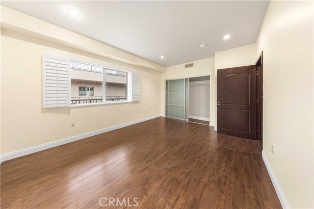 Detail Gallery Image 39 of 53 For 11218 Camarillo St #404,  Toluca Lake,  CA 91602 - 3 Beds | 3 Baths