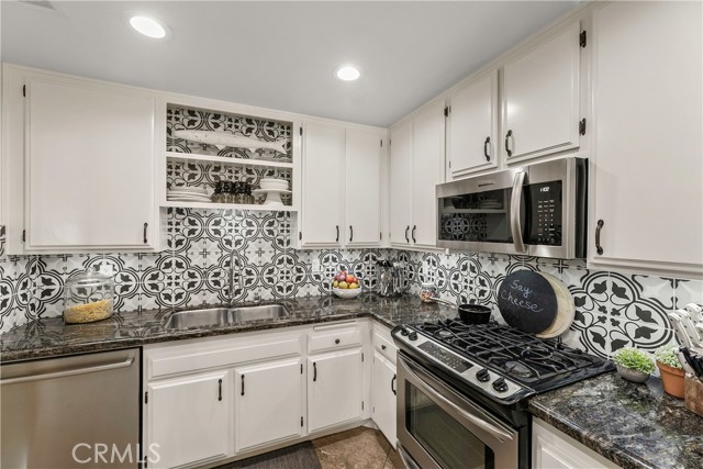 Detail Gallery Image 12 of 34 For 25769 Covala Ct, Valencia,  CA 91355 - 3 Beds | 2 Baths