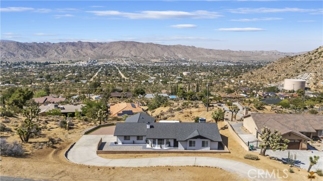 55578 Free Gold Drive, Yucca Valley CA: https://media.crmls.org/medias/be98f982-b6eb-4dfc-9a27-d8ec30312c08.jpg