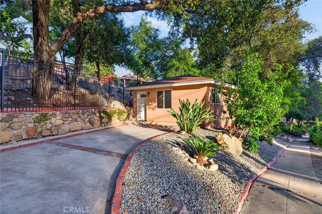 3302 Crestford — image 1