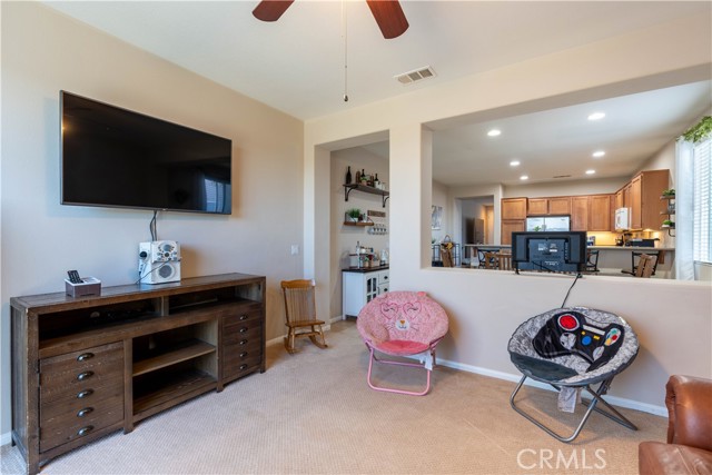 Detail Gallery Image 13 of 37 For 16796 Desert Lily St, Victorville,  CA 92394 - 3 Beds | 2 Baths