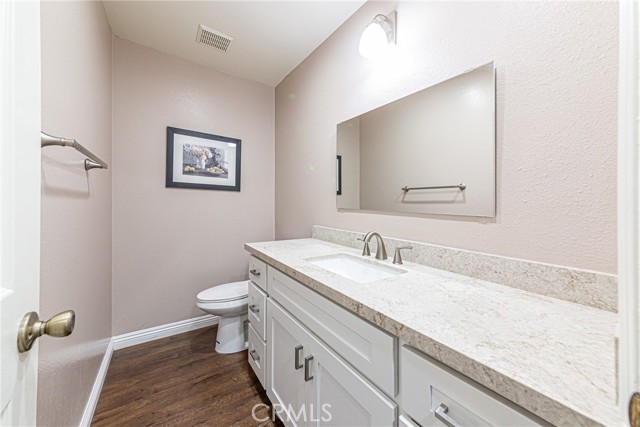 Detail Gallery Image 11 of 42 For 2535 Cypress Point Dr, Fullerton,  CA 92833 - 2 Beds | 2/1 Baths