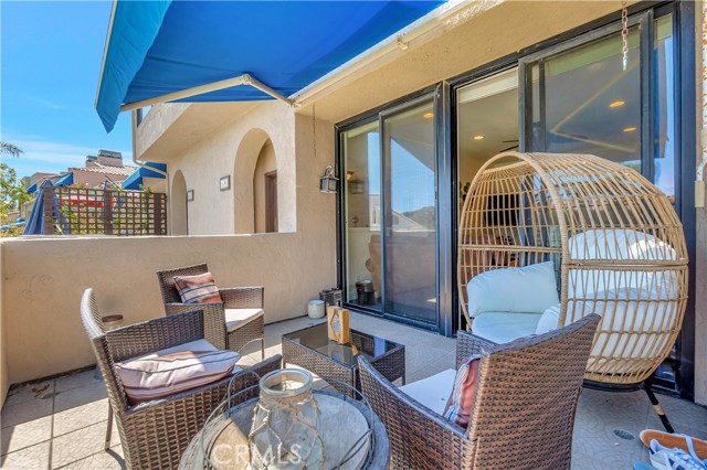 Detail Gallery Image 8 of 36 For 16396 Martin Ln #118,  Huntington Beach,  CA 92649 - 2 Beds | 2/1 Baths