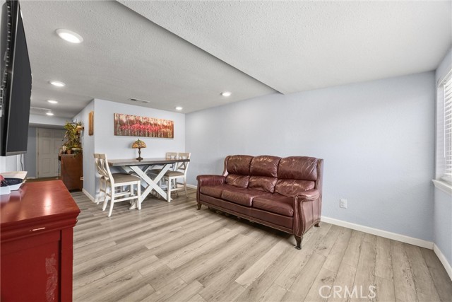 Detail Gallery Image 6 of 28 For 404 Colusa Ave, Chowchilla,  CA 93610 - 2 Beds | 1 Baths