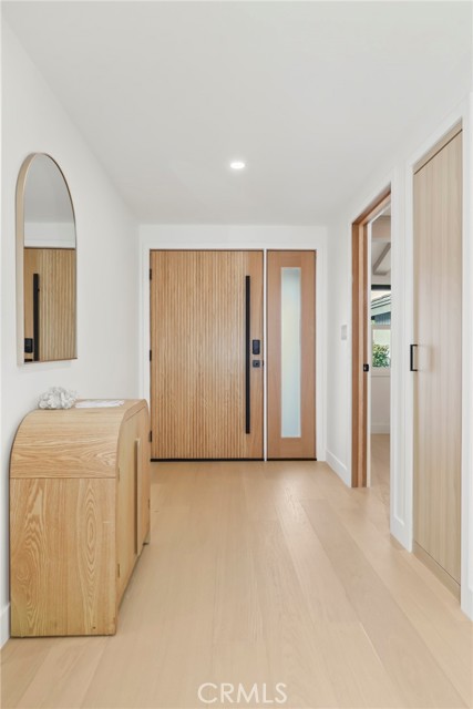 Detail Gallery Image 8 of 47 For 23856 Aetna, Woodland Hills,  CA 91367 - 4 Beds | 3 Baths