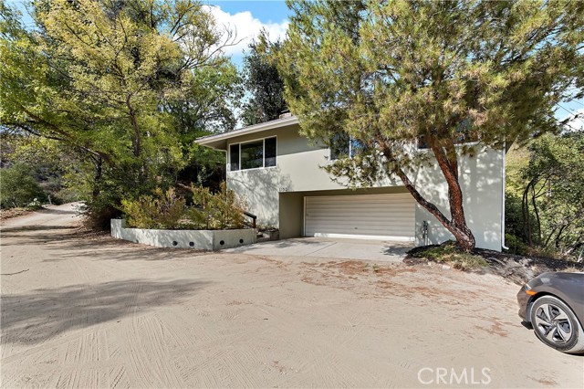 1102 Outlook Lane photo 2