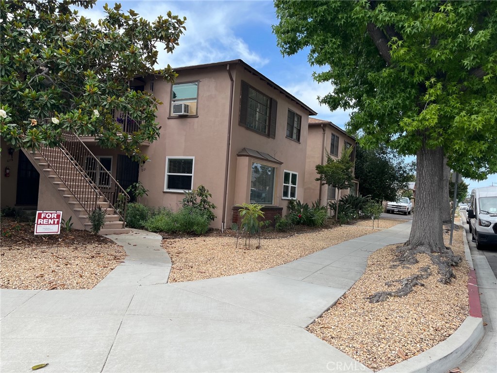 2121 N Parish Place