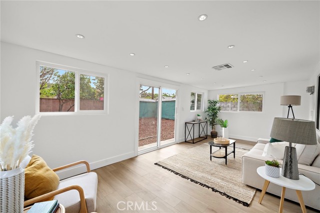 Detail Gallery Image 14 of 36 For 1410 W Camden Pl, Santa Ana,  CA 92704 - 3 Beds | 1/1 Baths