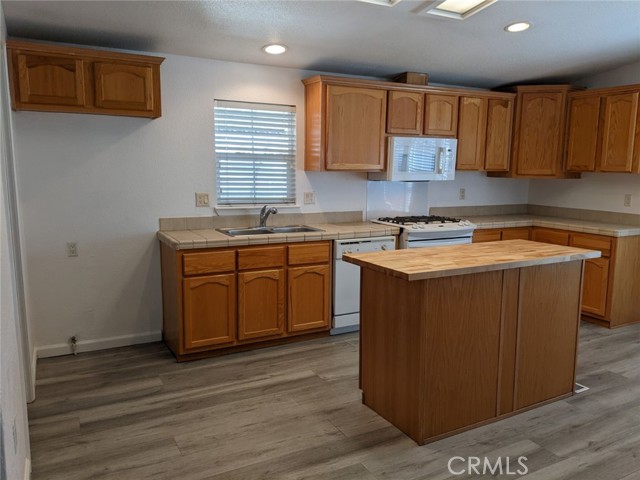 Detail Gallery Image 9 of 25 For 1400 W 13th St #18,  Upland,  CA 91786 - 3 Beds | 2 Baths