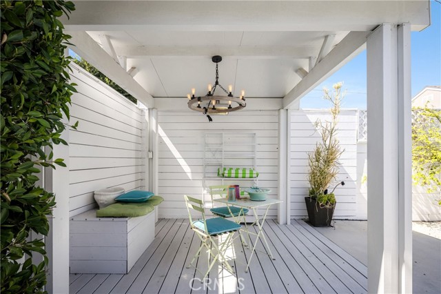 Detail Gallery Image 38 of 40 For 2317 Walgrove, Los Angeles,  CA 90066 - 4 Beds | 3 Baths