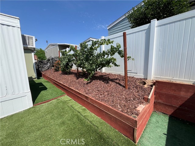 3700 Buchanan Street, Riverside CA: https://media.crmls.org/medias/be9f258f-5421-4ed8-9846-c8cd627a5c18.jpg