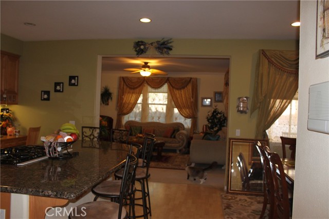 14243 Maya Circle, Moorpark CA: https://media.crmls.org/medias/be9f2c1d-991d-4cf5-8c99-c08edcf3d181.jpg