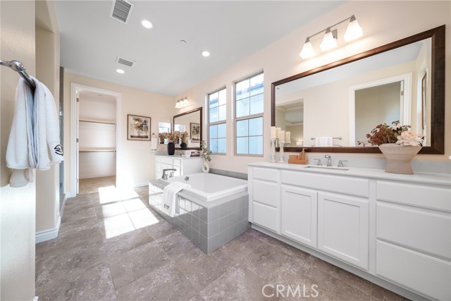 Detail Gallery Image 14 of 36 For 60 Sherwood, Irvine,  CA 92620 - 5 Beds | 6/1 Baths