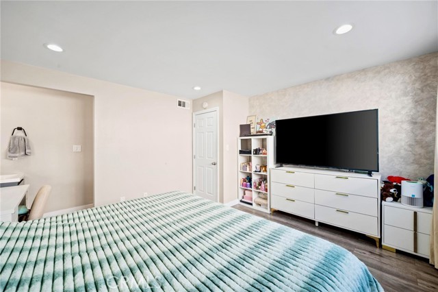 Detail Gallery Image 15 of 22 For 7924 Woodman Ave #78,  Panorama City,  CA 91402 - 2 Beds | 2 Baths