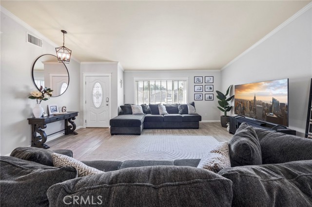 5828 Quiroz, Jurupa Valley CA: https://media.crmls.org/medias/bea1aede-ebd6-40f7-8806-9b4eaa48c989.jpg