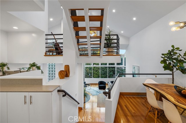 2704 Laurel Avenue, Manhattan Beach, California 90266, 4 Bedrooms Bedrooms, ,4 BathroomsBathrooms,Residential,Sold,Laurel,SB22216035