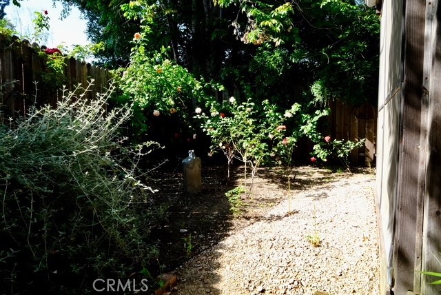 https://media.crmls.org/medias/bea2b346-2139-4edb-bc4d-7e9ea65d2463.jpg?preset=X-Large
