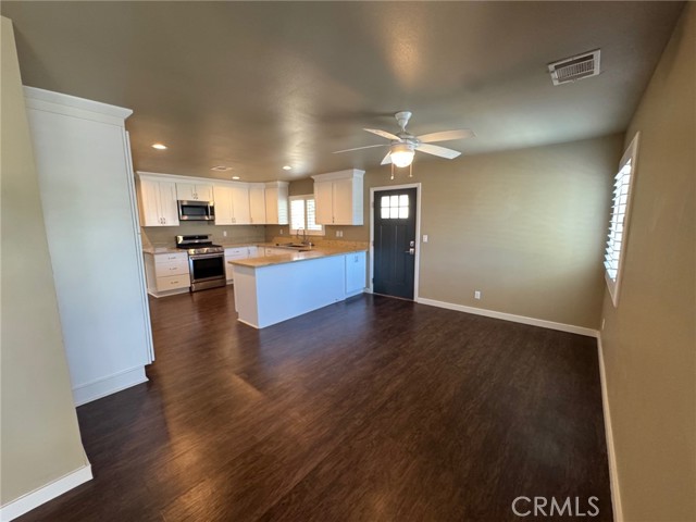Detail Gallery Image 4 of 24 For 23843 Hayes Ave Adu,  Murrieta,  CA 92562 - 3 Beds | 2 Baths