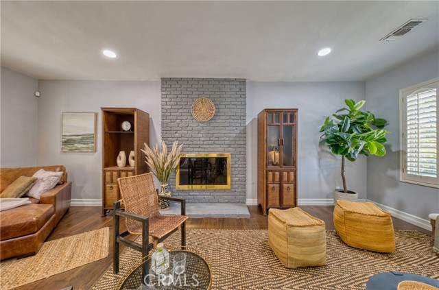 Detail Gallery Image 4 of 39 For 3025 Hollywell Pl, Glendale,  CA 91206 - 3 Beds | 2/1 Baths