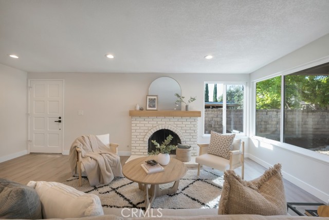 Detail Gallery Image 7 of 28 For 27039 Rio Prado Dr, Valencia,  CA 91354 - 3 Beds | 2 Baths