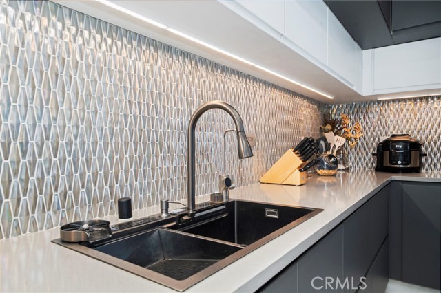 Detail Gallery Image 14 of 42 For 985 Begonia Ave, Costa Mesa,  CA 92626 - 3 Beds | 3 Baths