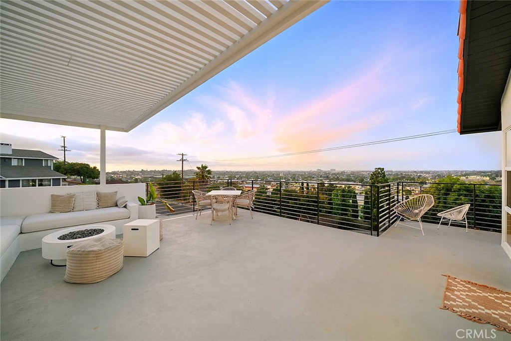 MLS #OC25133197 image #1