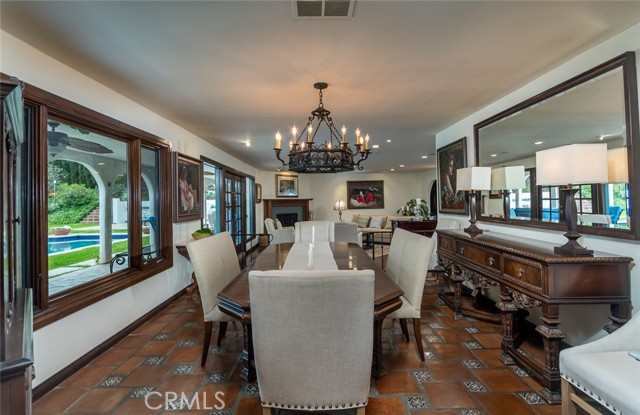420 Inverness Drive, La Canada Flintridge CA: https://media.crmls.org/medias/bea57938-3481-4a3a-8598-c2baf3bdf29f.jpg