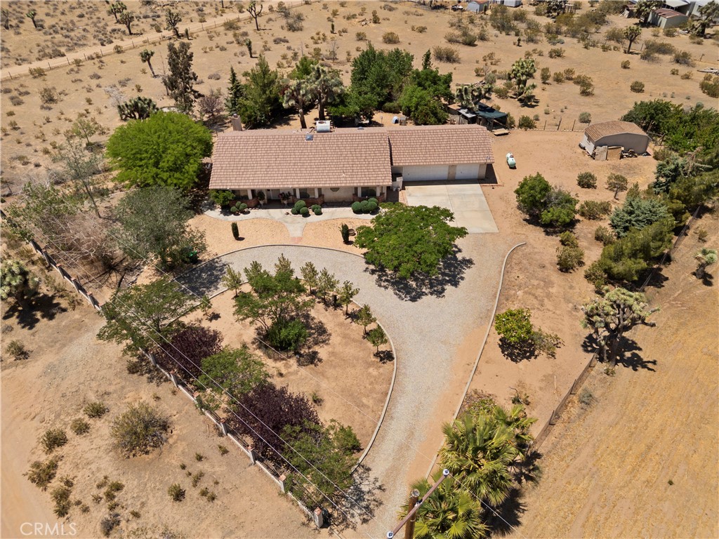https://media.crmls.org/medias/bea65d0b-5894-49d1-9d31-092d9d507f7d.jpg?preset=X-Large