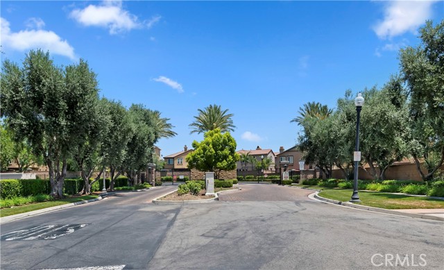 5680 Kate Way, Fontana CA: https://media.crmls.org/medias/bea6cc19-b21c-415e-b926-2ea49b59536b.jpg