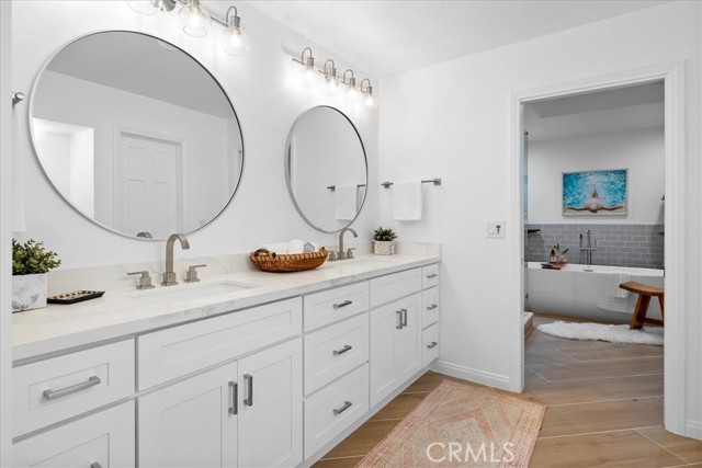 2209 Valley Drive, Manhattan Beach, California 90266, 4 Bedrooms Bedrooms, ,2 BathroomsBathrooms,Residential,Sold,Valley,SB22159548