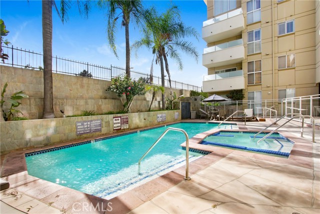 Detail Gallery Image 35 of 44 For 4949 Genesta Ave #104,  Encino,  CA 91316 - 2 Beds | 2 Baths