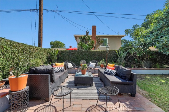 1702 E Dimondale Drive, Carson CA: https://media.crmls.org/medias/bea7be06-01a3-46ae-8cc5-642f25868e40.jpg