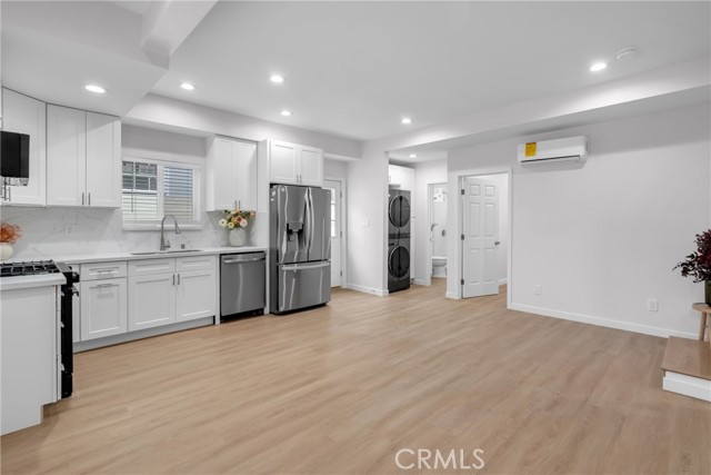 4032 Elsa Street, Lakewood CA: https://media.crmls.org/medias/bea812ca-0db9-4682-b420-a0b2bcb63e55.jpg