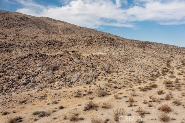 Detail Gallery Image 1 of 11 For 61000 Fountain Bld, Joshua Tree,  CA 92284 - – Beds | – Baths