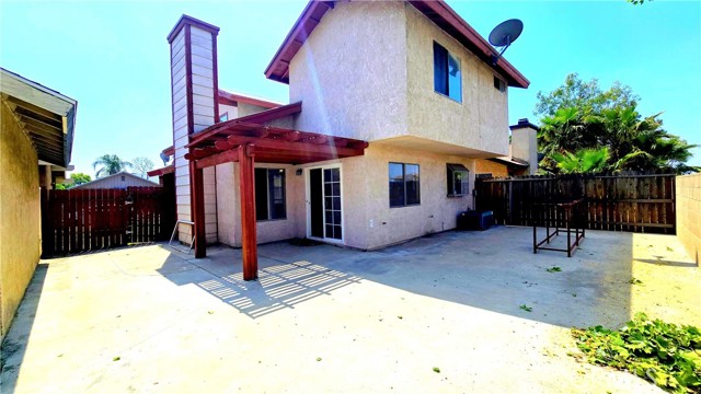 7960 Eugenia Avenue, Fontana CA: https://media.crmls.org/medias/bea8f4ae-ac87-403b-89c3-d56908125899.jpg