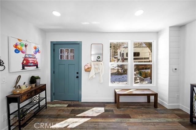 Detail Gallery Image 5 of 22 For 27584 Weirwood Dr, Lake Arrowhead,  CA 92326 - 2 Beds | 1 Baths