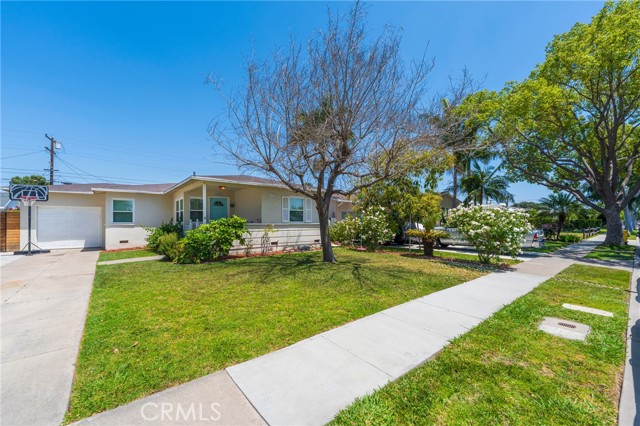 622 S Indiana Street, Anaheim CA: https://media.crmls.org/medias/beabfa2f-f1e3-4eba-a50c-ef76dc745b32.jpg