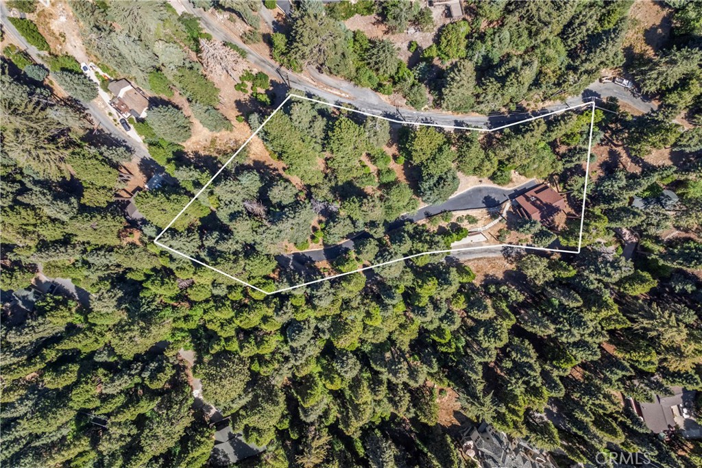 https://media.crmls.org/medias/beac5197-0139-4e6b-9bbd-7b8cfc1a724b.jpg?preset=X-Large