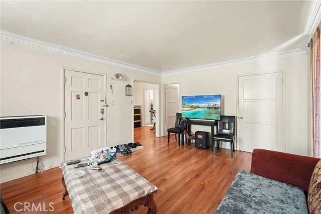 1200 N Kenmore Avenue, Los Angeles CA: https://media.crmls.org/medias/beac58a2-ee6c-4cb1-adcc-6e87a1f5721a.jpg